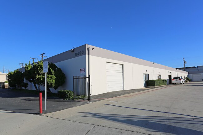 Plus de détails pour 8400-8402 Monroe Ave, Stanton, CA - Industriel à louer