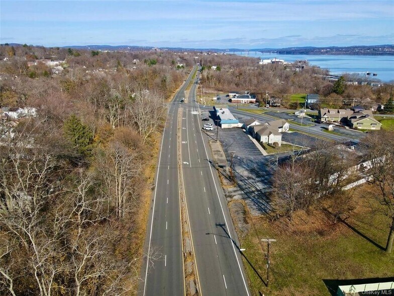 3054 Us-9w, New Windsor Township, NY à louer - Photo du bâtiment - Image 2 de 15