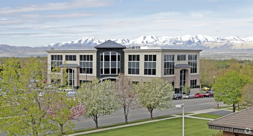 1218 E 7800 S, Sandy, UT à louer - Photo du bâtiment - Image 2 de 12