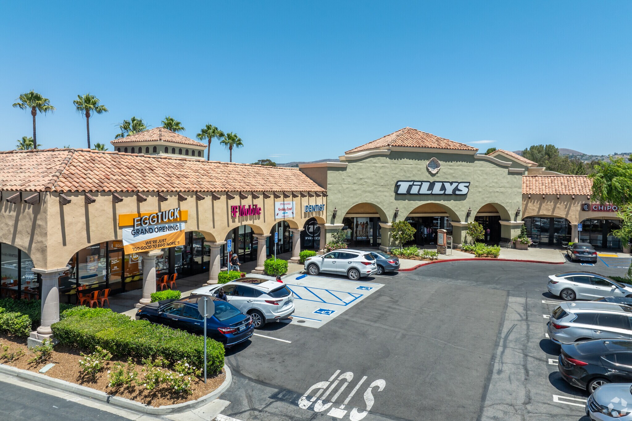 8020-8100 E Santa Ana Canyon Rd, Anaheim Hills, CA à louer Photo principale- Image 1 de 6
