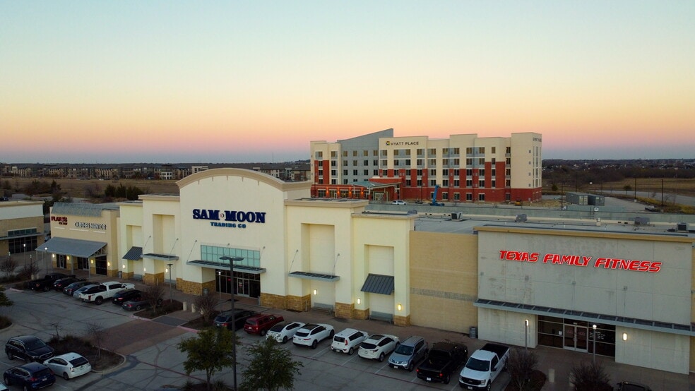 9120 North Fwy Pky, Fort Worth, TX for lease - Building Photo - Image 3 of 8