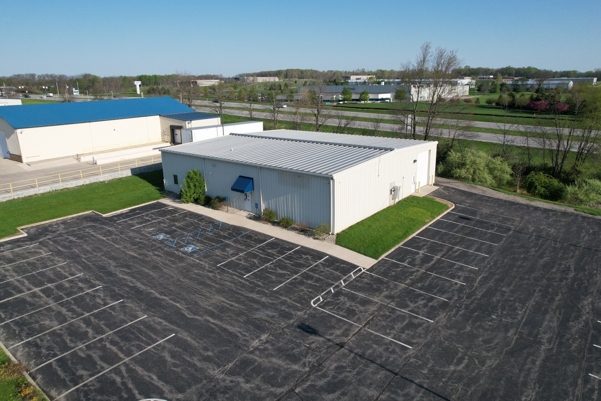 980 Executive Dr, Warsaw, IN à louer Photo principale- Image 1 de 12