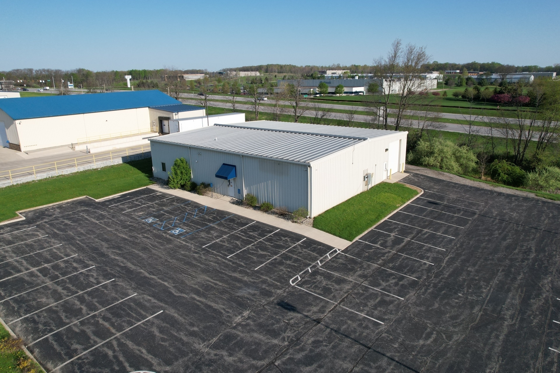 980 Executive Dr, Warsaw, IN for lease Primary Photo- Image 1 of 12
