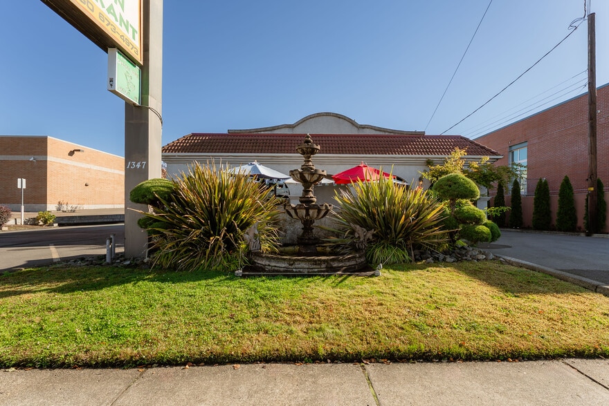 1347 NE Stephens St, Roseburg, OR for sale - Building Photo - Image 2 of 34