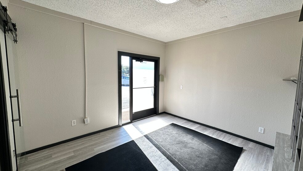 4119 W FM 2147, Cottonwood Shores, TX for lease - Interior Photo - Image 3 of 41