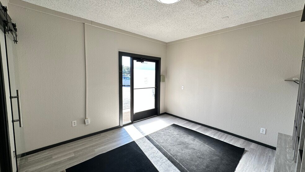 4119 W FM 2147, Cottonwood Shores, TX à louer - Photo intérieure - Image 3 de 41