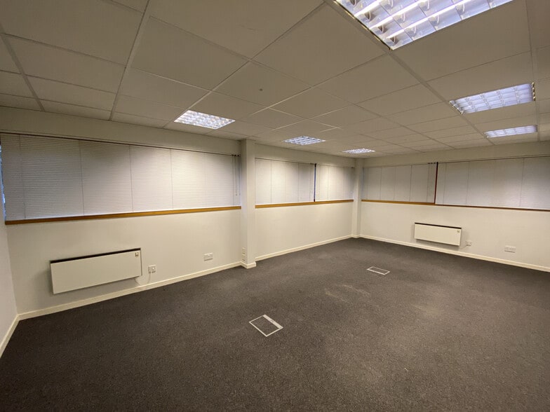 Balgownie Rd, Bridge Of Don for lease - Interior Photo - Image 3 of 6