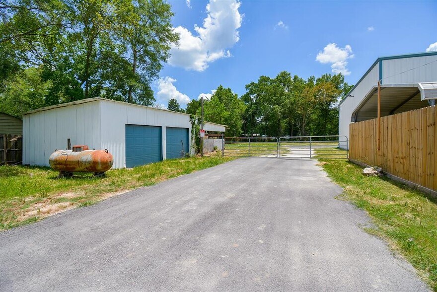 22316 E Martin Dr, Porter, TX for sale - Building Photo - Image 3 of 33