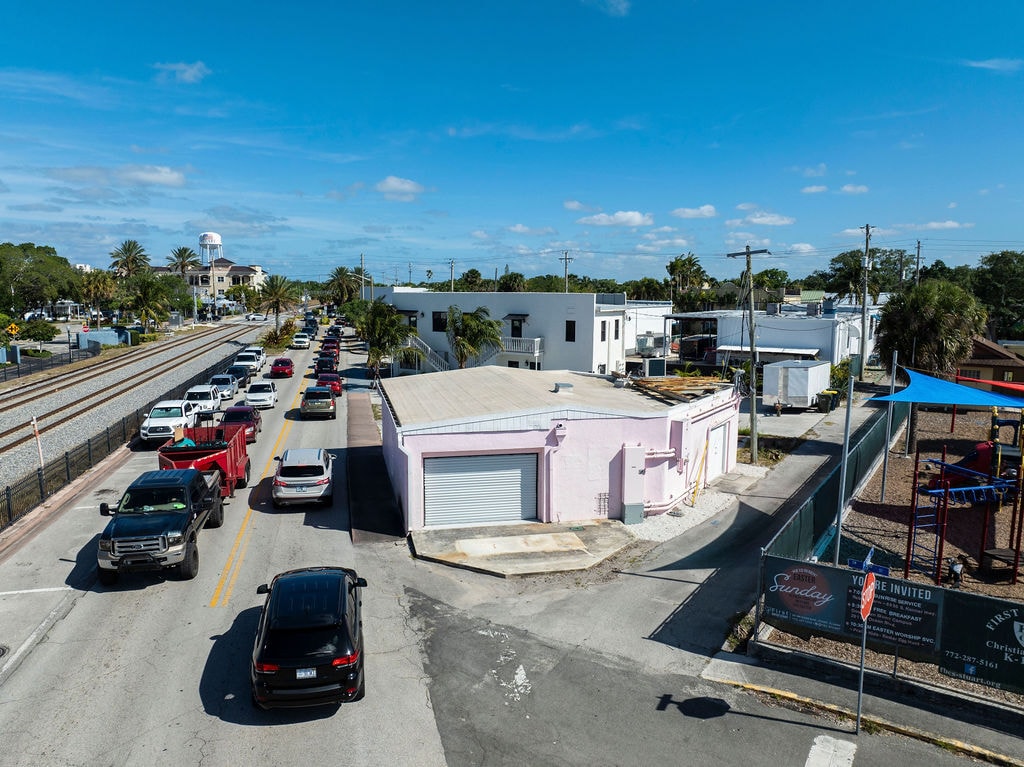 290 S Dixie Hwy, Stuart, FL à louer Photo du bâtiment- Image 1 de 3