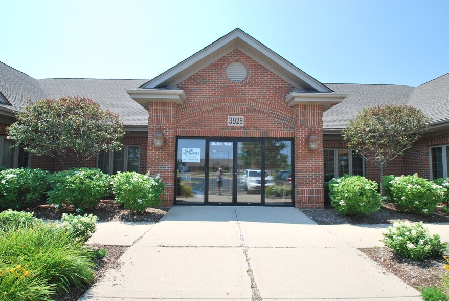 3925 75th St, Aurora, IL à louer - Photo principale - Image 3 de 3