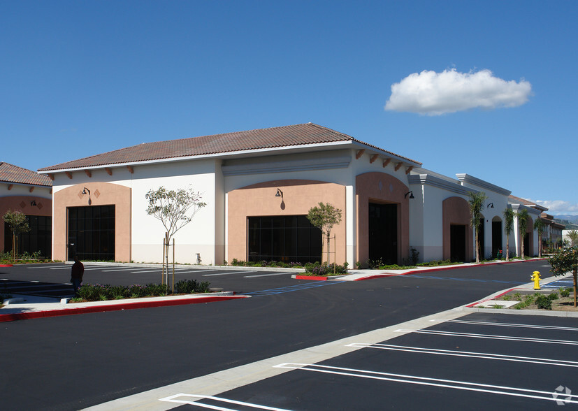 4023 Camino Ranchero, Camarillo, CA for lease - Building Photo - Image 2 of 6