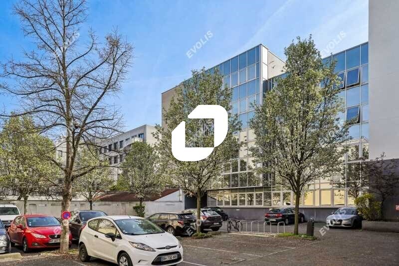 Bureau dans Saint-Ouen-sur-Seine à louer - Photo du bâtiment - Image 1 de 7