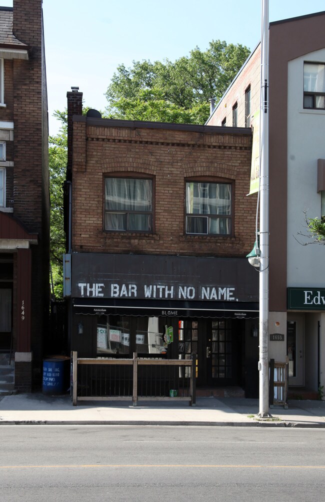 Plus de détails pour 1651 Bloor St W, Toronto, ON - Commerce de détail à louer