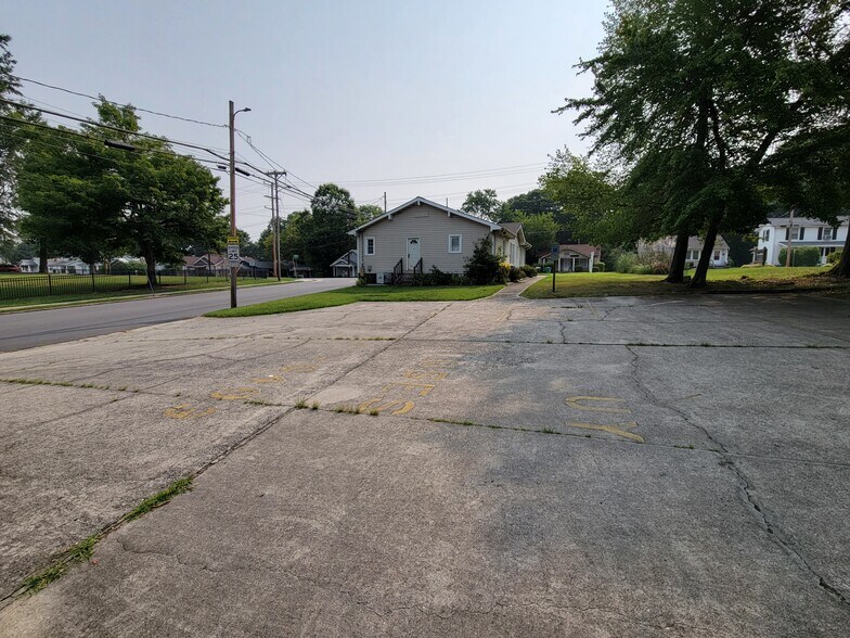 1521 Johnson St, High Point, NC à vendre - Photo du bâtiment - Image 2 de 5