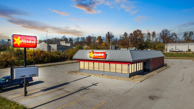 Plus de détails pour 2695 Gilchrist Rd, Akron, OH - Commerce de détail à vendre