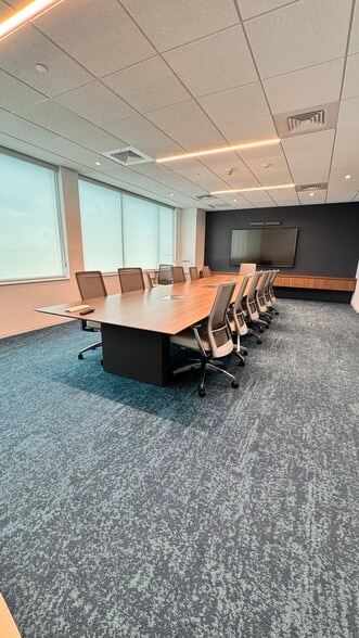 350 W Cedar St, Pensacola, FL à louer - Photo du bâtiment - Image 3 de 15