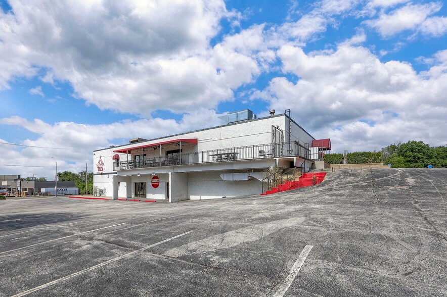 330 E 135th St, Kansas City, MO for sale - Building Photo - Image 2 of 93