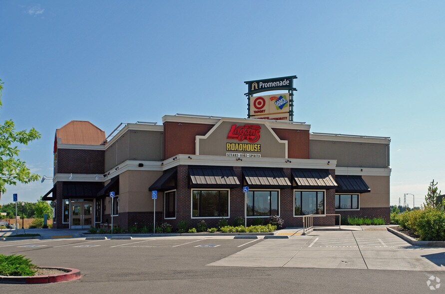 3698 N Freeway Blvd, Sacramento, CA à louer - Photo du bâtiment - Image 3 de 3