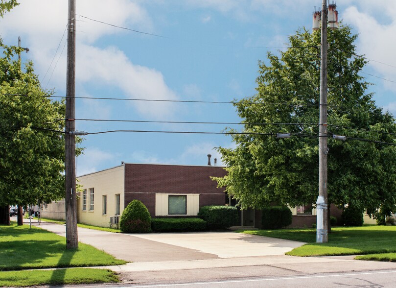 12351 Prospect Rd, Strongsville, OH à louer - Photo principale - Image 1 de 6