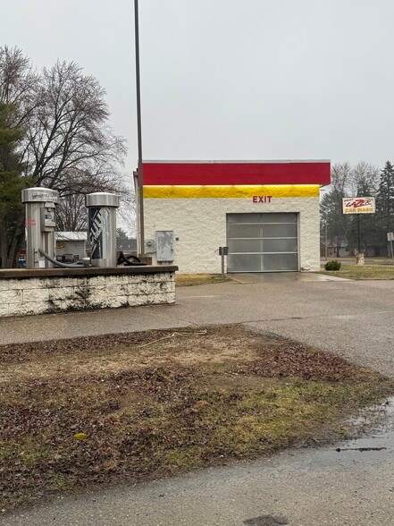 376 Bannerman Ave, Redgranite, WI for sale - Building Photo - Image 3 of 4