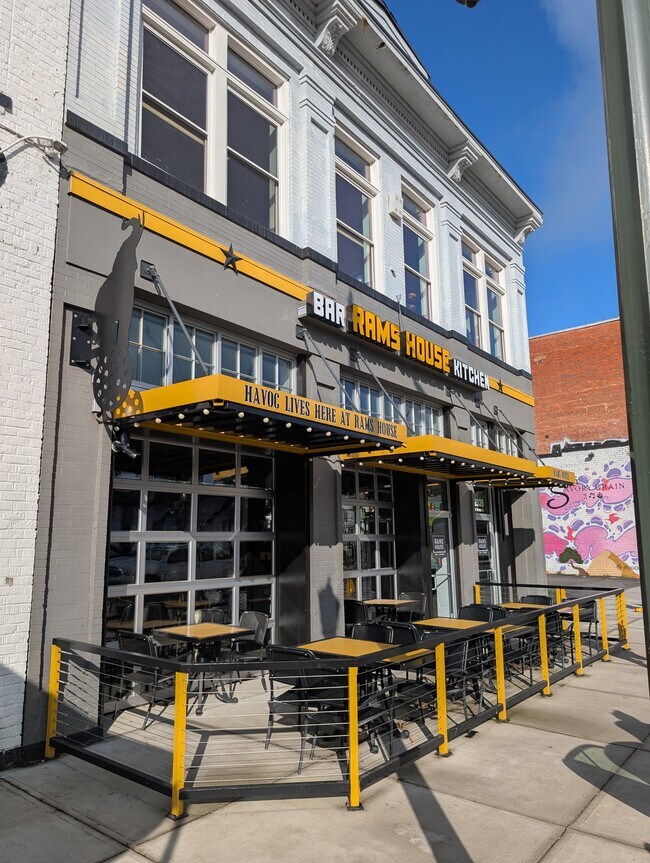 More details for 2035 W Broad St, Richmond, VA - Retail for Lease