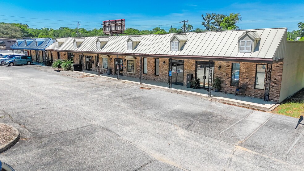 5700 N Davis Hwy, Pensacola, FL for lease - Building Photo - Image 3 of 7