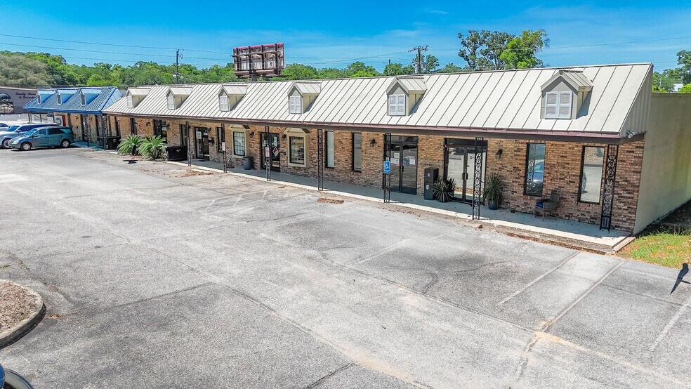 5700 N Davis Hwy, Pensacola, FL à louer - Photo du bâtiment - Image 3 de 7