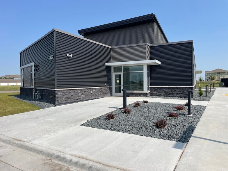 2602 34th S st, Moorhead, MN à louer - Photo du bâtiment - Image 2 de 7