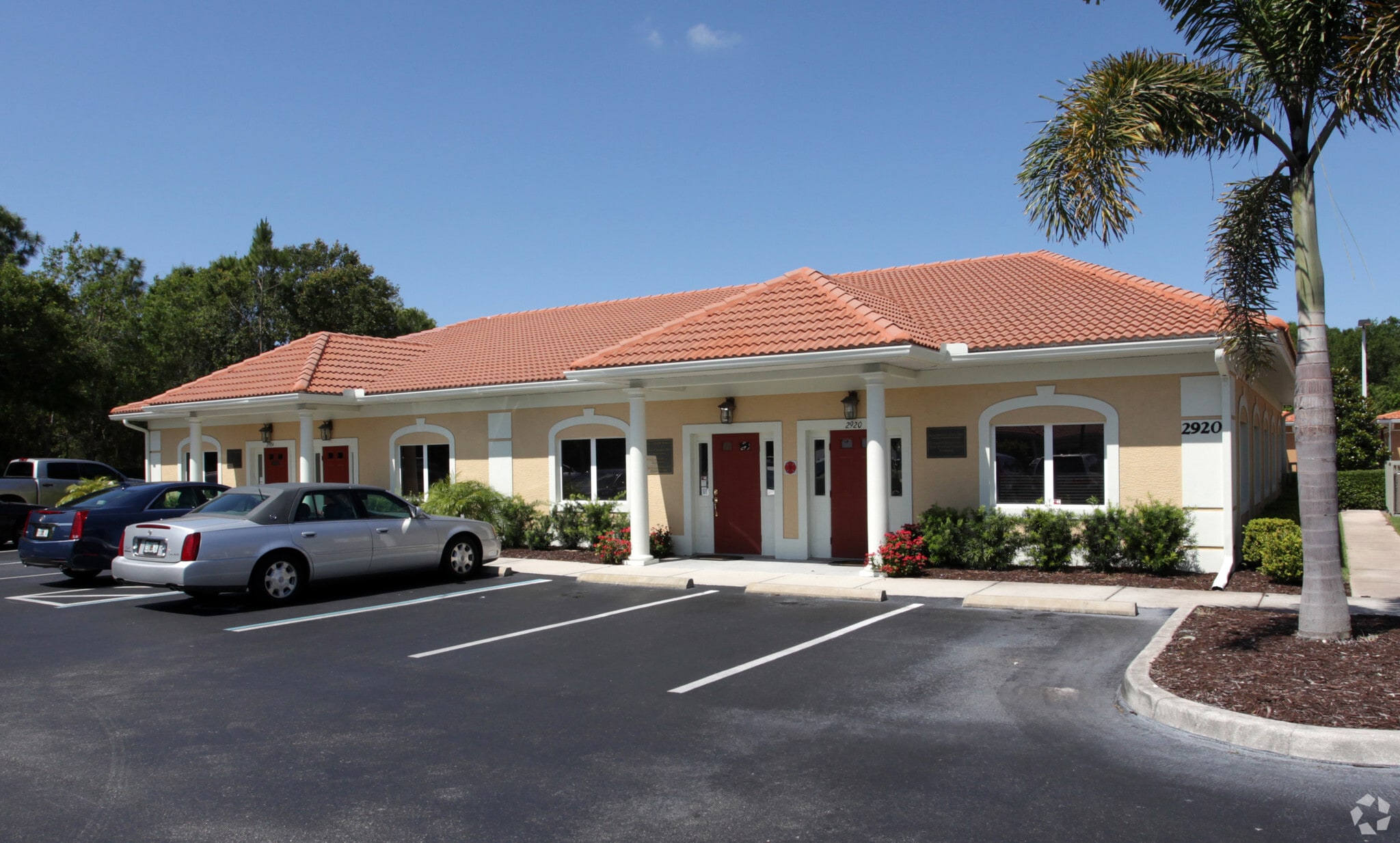 2920-2928 University Pky, Sarasota, FL for sale Primary Photo- Image 1 of 4