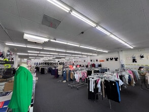 4888 Huntington Dr, Los Angeles, CA à louer Photo du bâtiment- Image 1 de 2