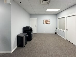 828 Harbourside Dr, North Vancouver, BC for lease Interior Photo- Image 1 of 7