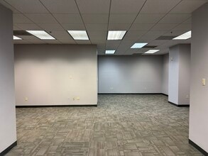 80 Monroe Ave, Memphis, TN for lease Interior Photo- Image 1 of 8