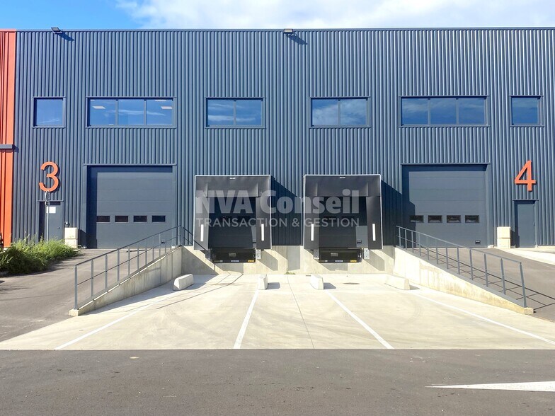 12 Rue De L'Equerre, Saint-Ouen-l'Aumône à louer - Photo du bâtiment - Image 3 de 24