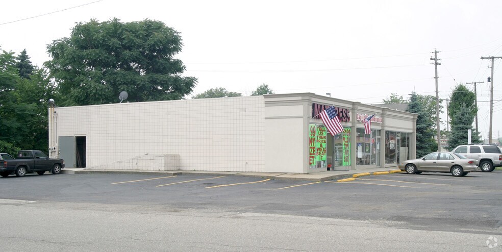 4964-4968 W Tuscarawas St, Canton, OH à louer - Photo du bâtiment - Image 2 de 5