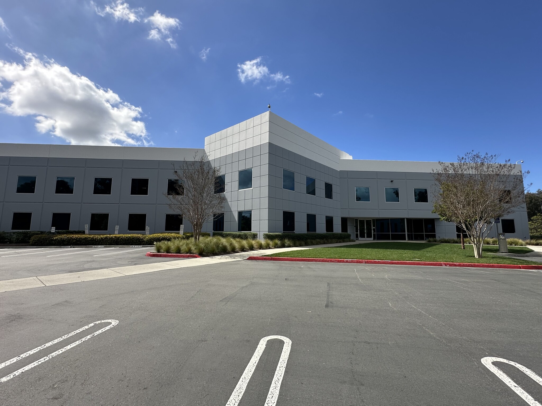 2611 Business Park Dr, Vista, CA for lease Building Photo- Image 1 of 3