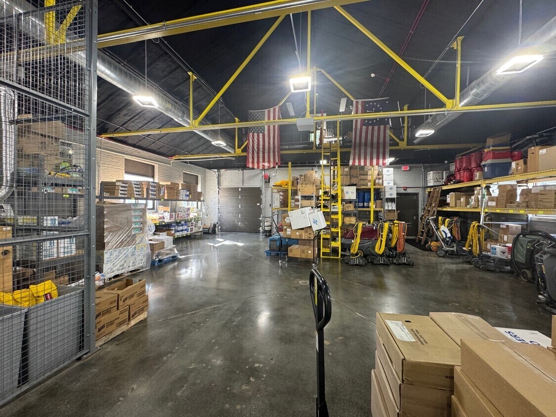 817 Moody St, Waltham, MA for lease Interior Photo- Image 1 of 11