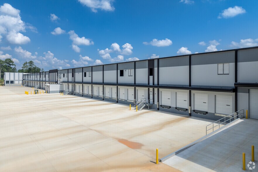 2063 Anvil Block Road, Forest Park, GA for lease - Building Photo - Image 2 of 5