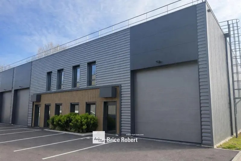 73 Route De Corbas, Vénissieux for lease Building Photo- Image 1 of 8