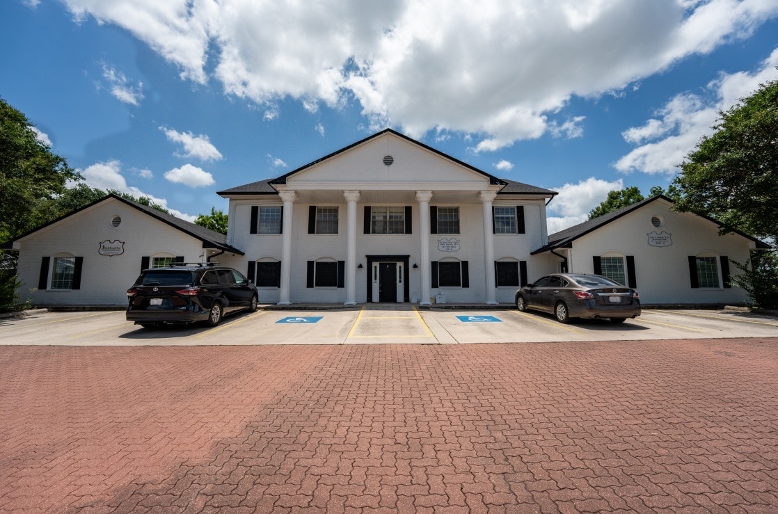 2003 Medical Pky, San Marcos, TX for sale Building Photo- Image 1 of 42