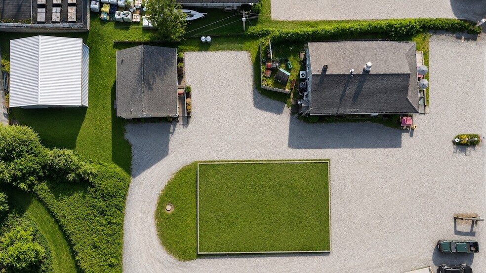 25 West Neck Rd, Shelter Island, NY à vendre - Photo du bâtiment - Image 3 de 25