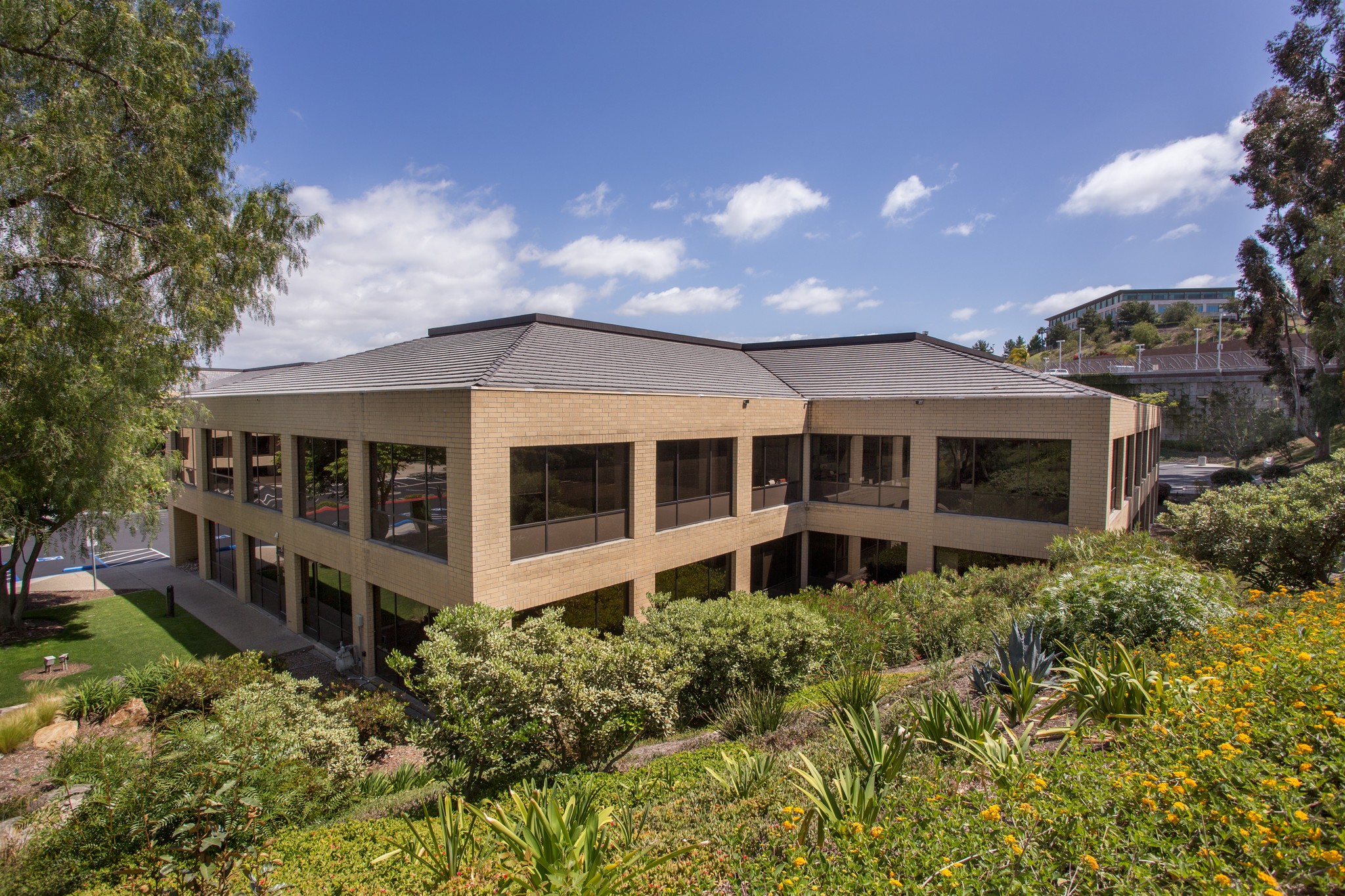 16835 W Bernardo Dr, San Diego, CA à louer Photo du bâtiment- Image 1 de 8