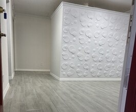 8424 4th St N, Saint Petersburg, FL for lease Interior Photo- Image 1 of 5