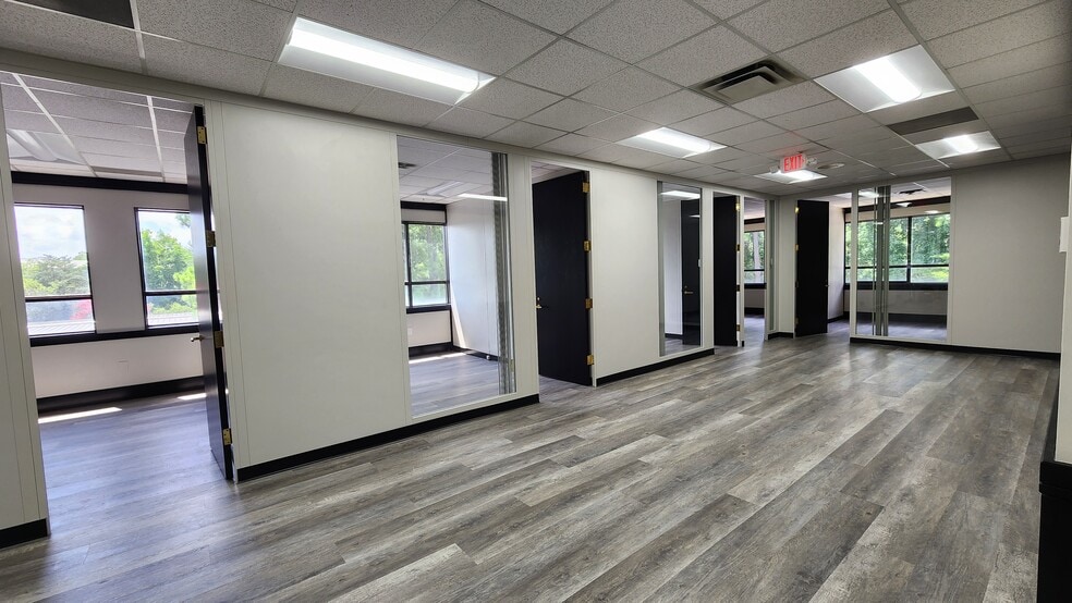 3000 Croasdaile Dr, Durham, NC for lease - Interior Photo - Image 2 of 9