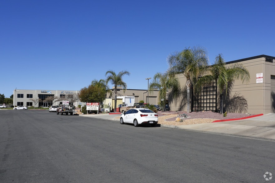 26692 Pierce Cir, Murrieta, CA for lease - Building Photo - Image 2 of 4