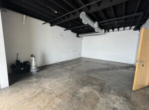 8416 Lankershim Blvd, Sun Valley, CA for lease Building Photo- Image 2 of 3