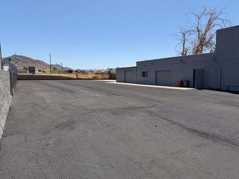 10729 N 19th Ave, Phoenix, AZ à vendre - Photo du bâtiment - Image 2 de 21