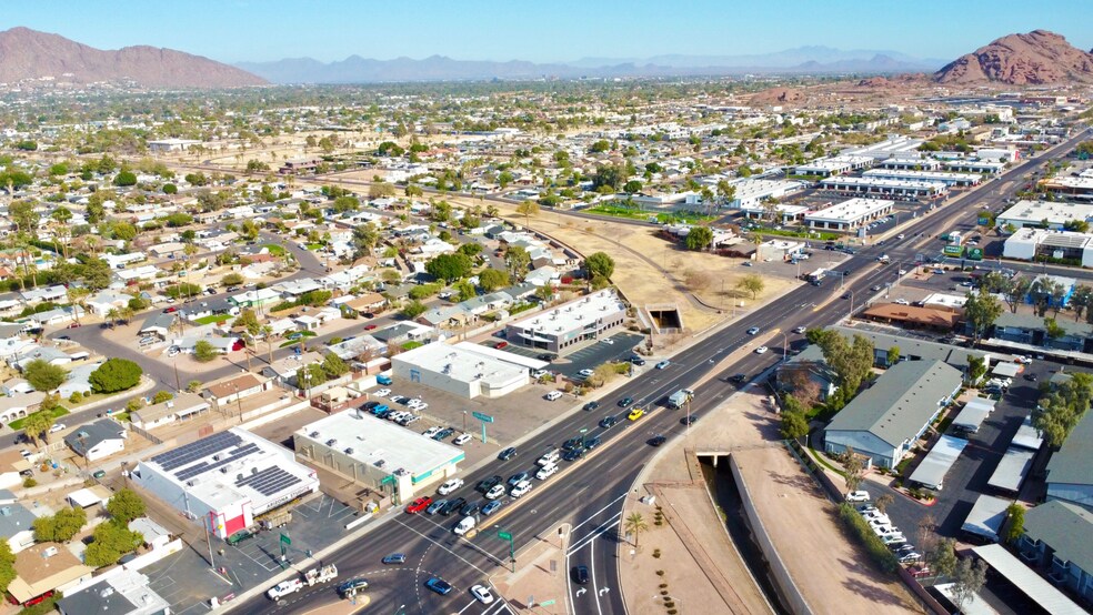 4636 E McDowell Rd, Phoenix, AZ for lease - Building Photo - Image 3 of 17