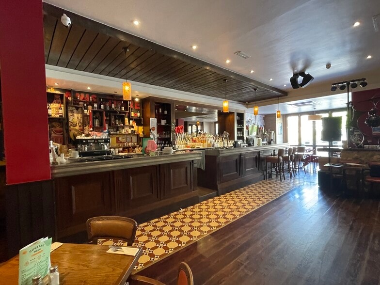 34-36 London Rd, Southend On Sea for lease - Building Photo - Image 3 of 9
