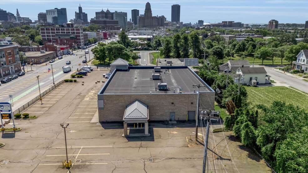 350 Niagara St, Buffalo, NY à vendre - Photo du bâtiment - Image 2 de 35