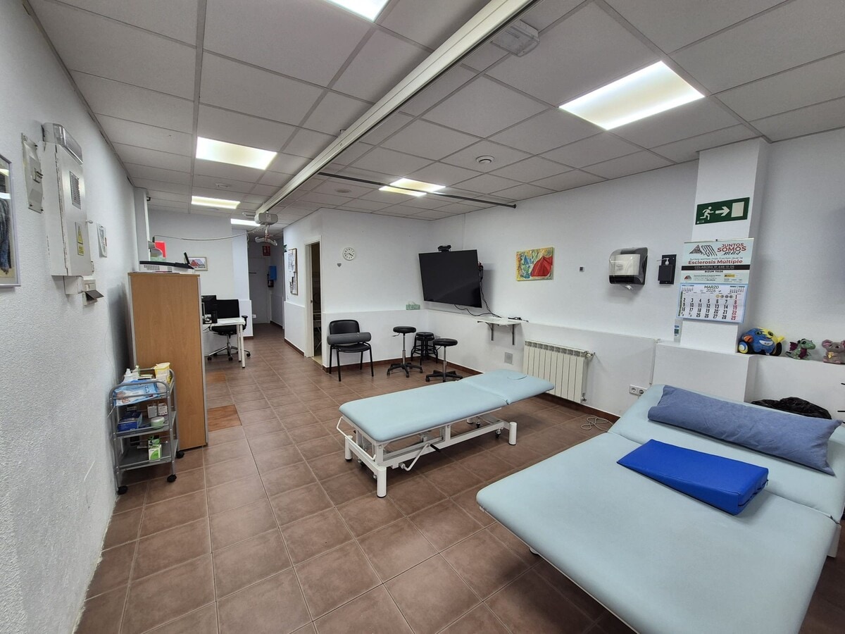 Madrid, MAD 28017 - Unit 01 - - Interior Photo - Image 2 of 15